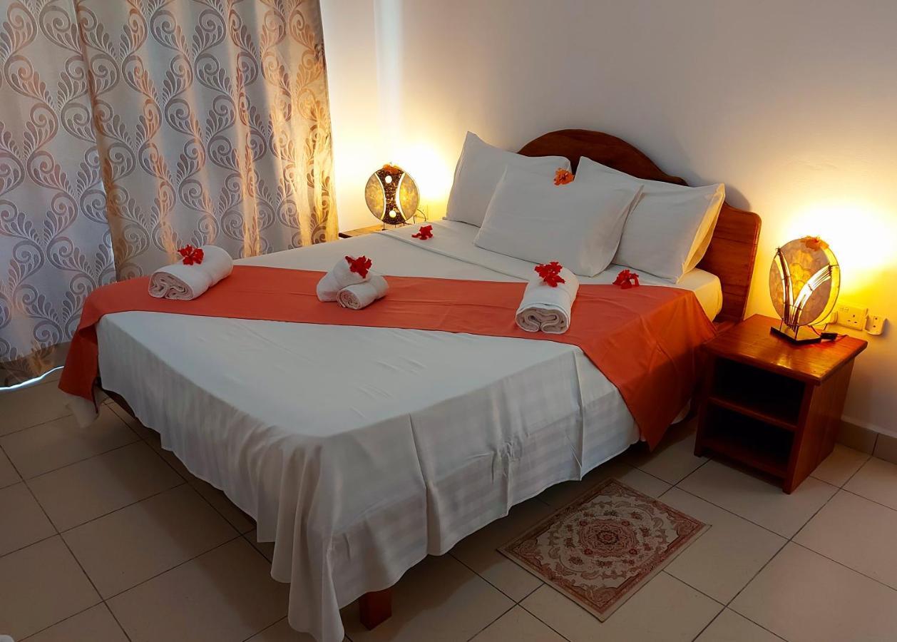 Hostellerie Ла-Діг Екстер'єр фото